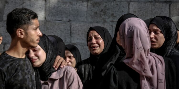 Israel intensifies Gaza City attacks, forcing starving Palestinians to flee