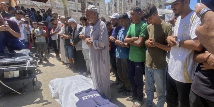 Israel strikes a Gaza hospital twice, killing at least 20, including journalists and rescuers 1 Israel strikes a Gaza hospital twice, killing at least 20, including journalists and rescuers