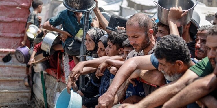 Israeli aid airdrop injures Palestinians in north Gaza; Hamas condemns move