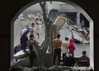 Israeli strike on media tent outside Gaza hospital kills and wounds journalists