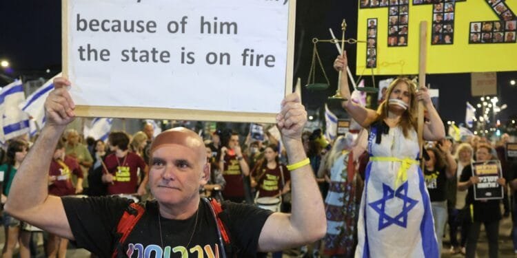 Israelis protest for captives, against Netanyahu’s Gaza war expansion