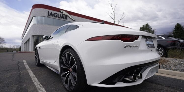 Jaguar and Land Rover maker pauses shipments to US as it develops post-tariff plans
