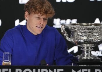 Jannik Sinner beats Alexander Zverev in 3 sets for his second Australian Open title in a row