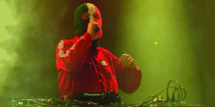 Knee-jerk reaction for Kneecap