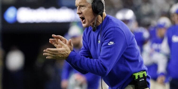 Las Vegas Raiders are negotiating a deal to hire Pete Carroll as their head coach, AP source says 1 Las Vegas Raiders are negotiating a deal to hire Pete Carroll as their head coach, AP source says