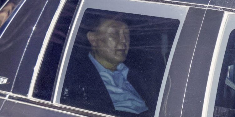 Lawyers of detained South Korean president say he will reject questioning by investigators