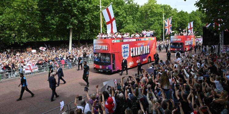 Lionesses celebrate Euro triumph with ecstatic fans
