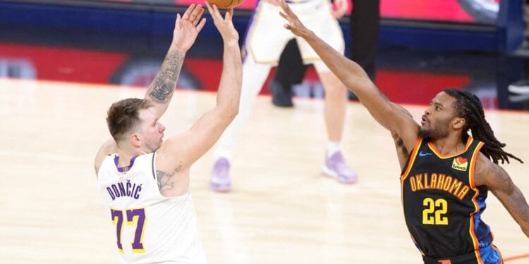 Luka Doncic scores 30 as Lakers win against Thunder