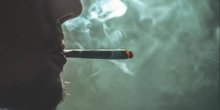 Man who tried to sell drugs to policeman for Dhs400 in Dubai, gets life in jail 1 Man who tried to sell drugs to policeman for Dhs400 in Dubai, gets life in jail