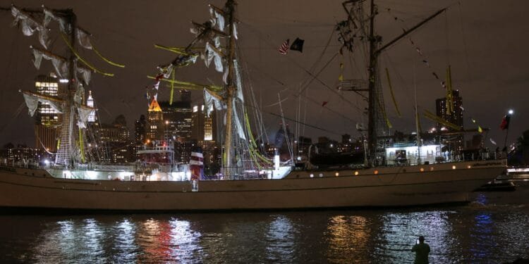 Mexican Navy ship crashes into New York’s Brooklyn Bridge, killing 2 people