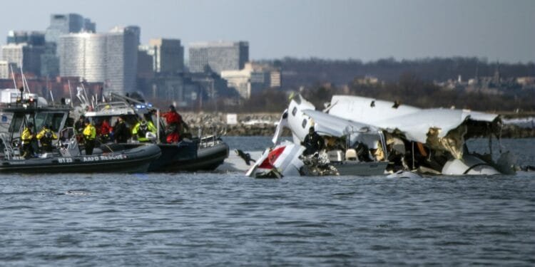 Midair collision kills 67 people in the deadliest US air disaster in almost a quarter century 1 Midair collision kills 67 people in the deadliest US air disaster in almost a quarter century
