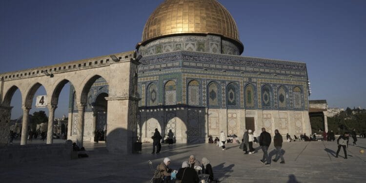 Middle East latest: Israeli negotiators head home from ceasefire talks in Cairo, official says