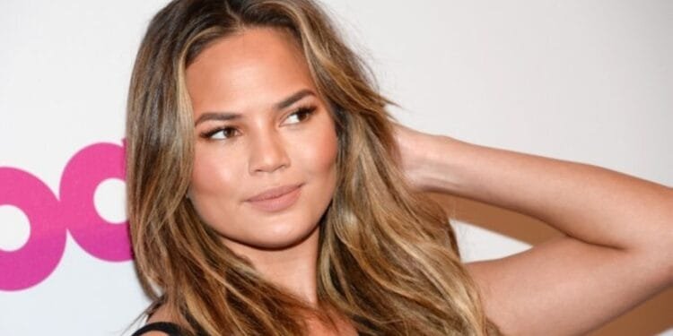 Model Chrissy Teigen says about social media break