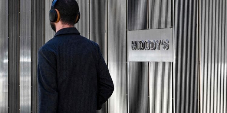 Moody's cuts America's pristine credit rating, citing $36tr debt 1 Moody