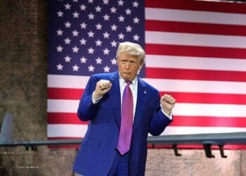 Moody’s strips US government of top credit rating