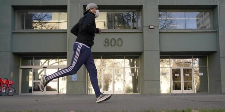 More Americans file for unemployment benefits last week, continuing claims highest in 3 years 1 More Americans file for unemployment benefits last week, continuing claims highest in 3 years