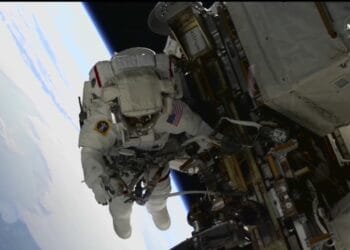 NASA’s 2 stuck astronauts take their first spacewalk together