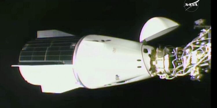 NASA’s stuck astronauts welcome their newly arrived replacements to the space station 1 NASA’s stuck astronauts welcome their newly arrived replacements to the space station