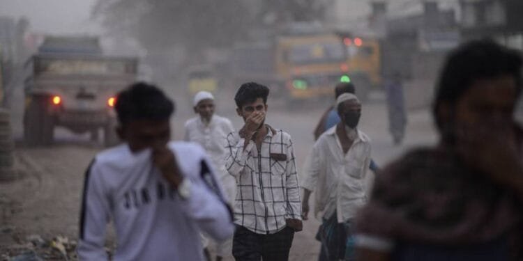 Nearly everyone in the world breathes bad air. This is what you can do to lower your risk