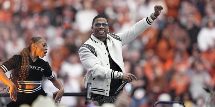 Nelly delivers hits at ‘Homecoming’ Super Bowl week concert in historic New Orleans restaurant 1 Nelly delivers hits at ‘Homecoming’ Super Bowl week concert in historic New Orleans restaurant