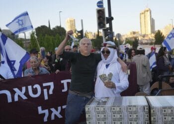 Netanyahu is rocked by a new scandal linking his close advisers to Qatar