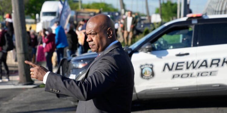 Newark Mayor Ras Baraka arrested during ICE detention centre protest