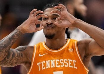 No. 8 Tennessee downs No. 3 Auburn 70-65 to reach SEC Tournament championship game