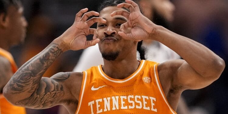 No. 8 Tennessee downs No. 3 Auburn 70-65 to reach SEC Tournament championship game