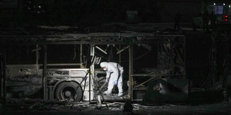 No injuries from Israeli bus explosions in suspected militant attack, police say 1 No injuries from Israeli bus explosions in suspected militant attack, police say