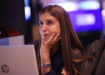 Oil edges higher, but recession fears and US tariffs limit gains