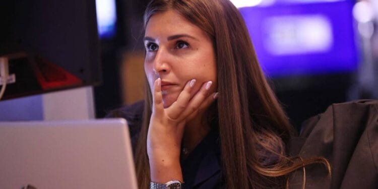 Oil edges higher, but recession fears and US tariffs limit gains