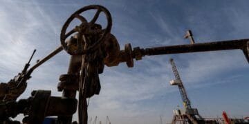 Oil prices head for lowest close over Trump tariffs