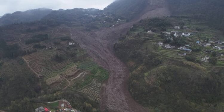One dead, dozens missing in China landslide 1 One dead, dozens missing in China landslide