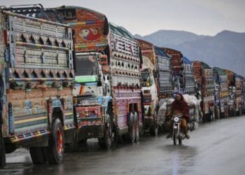 Pak-Afghan border clashes ease, thousands seek shelter