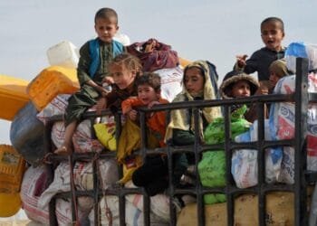 Pakistan asks Afghan citizen card holders to leave by March 31