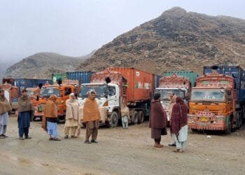 Pakistani, Afghan security forces clash at closed main border crossing