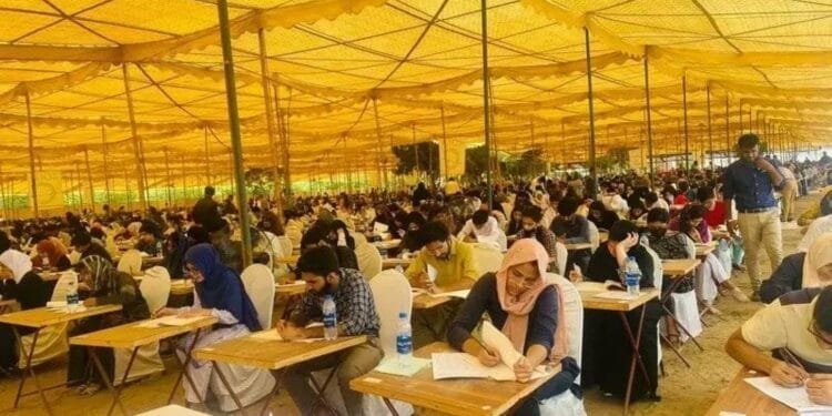 Pakistani students to pass MDCAT exam before enrolling in any foreign medical college
