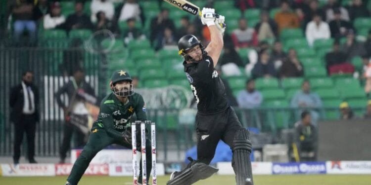 Phillips ton lifts New Zealand to 330-6 against Pakistan in Tri-Series opener 1 Phillips ton lifts New Zealand to 330-6 against Pakistan in Tri-Series opener