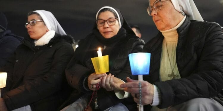 Pope Francis stable a day after respiratory crisis, spent ‘long periods’ off noninvasive ventilator 1 Pope Francis stable a day after respiratory crisis, spent ‘long periods’ off noninvasive ventilator