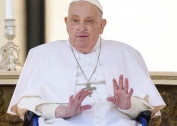 Pope makes surprise appearance at St. Peter’s Square, 2 weeks after leaving hospital
