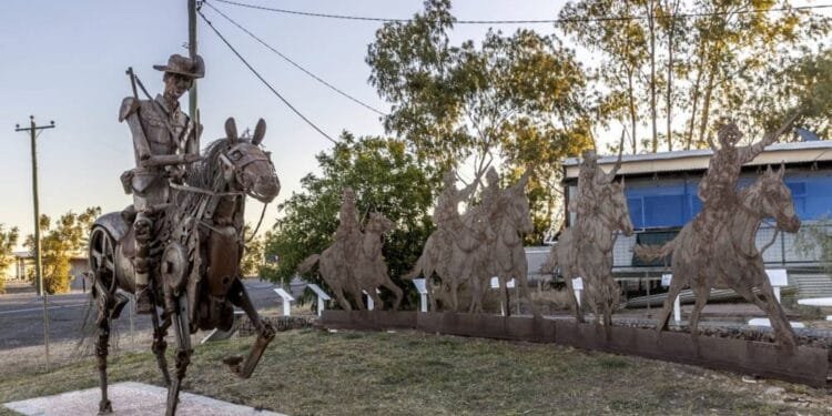 Remote Australian town seeks doctor, offering $400,000 salary and free rent