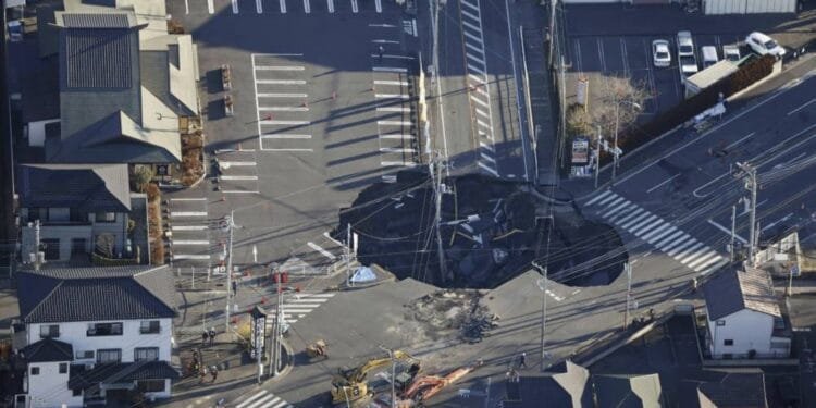 Residents near Japan sinkhole urged to evacuate 1 Residents near Japan sinkhole urged to evacuate