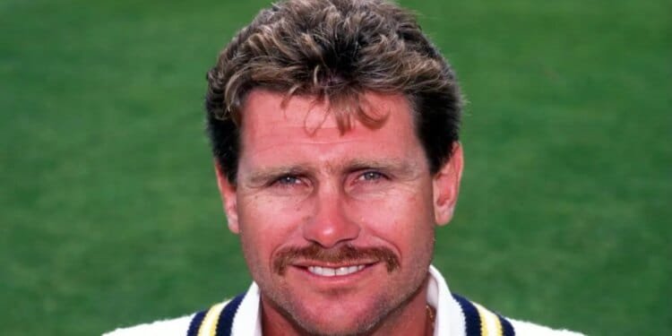 Robin Smith, ex-England cricketer, dies aged 62