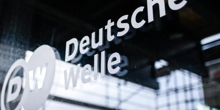 Russia lists German broadcaster Deutsche Welle as ‘undesirable’ 1 Russia lists German broadcaster Deutsche Welle as ‘undesirable’