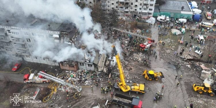 Russian attacks on Ukraine kill 15