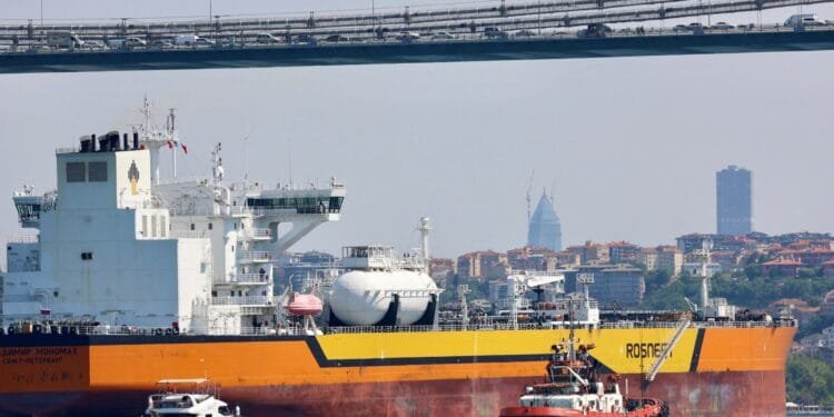 Russia’s top Indian oil buyer to comply with Western sanctions