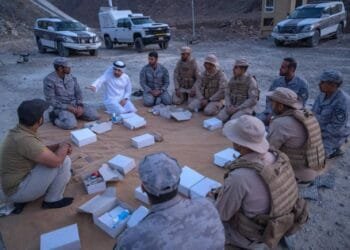 Sheikh Hamdan joins National Guard personnel in Hatta for Iftar