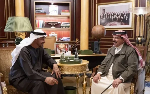 President and Bahrain King discuss deep-rooted relations 1 Sheikh Mohamed Bin Zayed holds a meeting with King Hamad. WAM