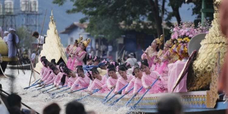 Spectacular lake festival in Myanmar shines despite political upheaval and natural disasters 1 Spectacular lake festival in Myanmar shines despite political upheaval and natural disasters
