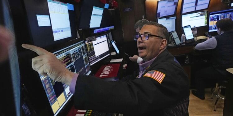 Stock market today: Wall Street drifts as gains for fashion brands help offset Qualcomm’s slide 1 Stock market today: Wall Street drifts as gains for fashion brands help offset Qualcomm’s slide